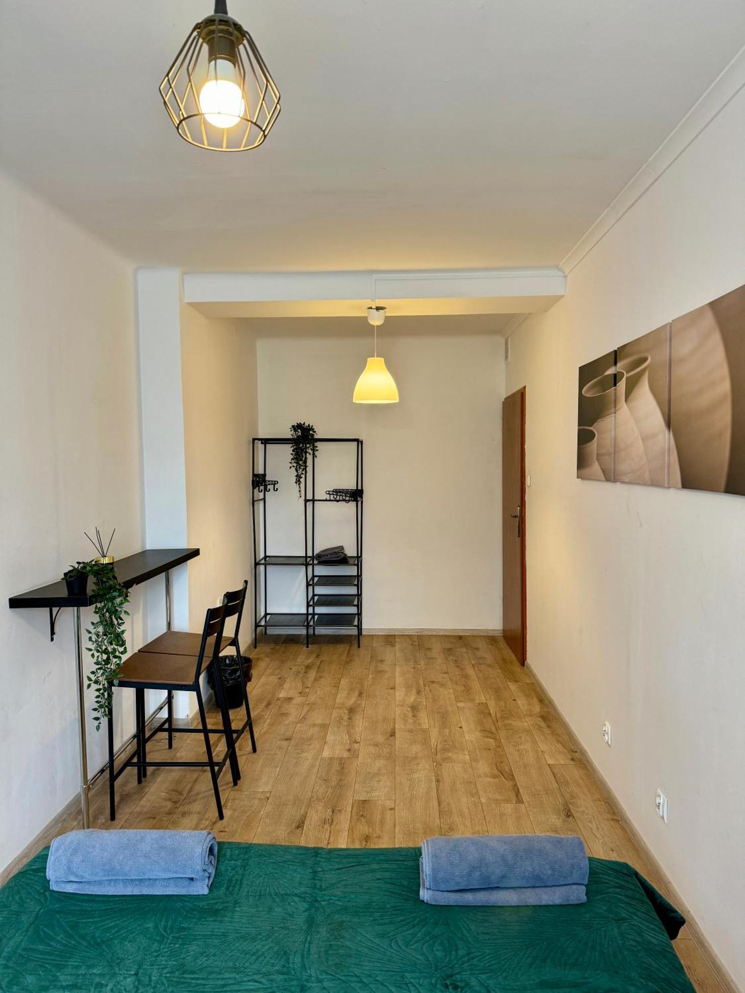 Well Apartment In Old Town — Photos 3