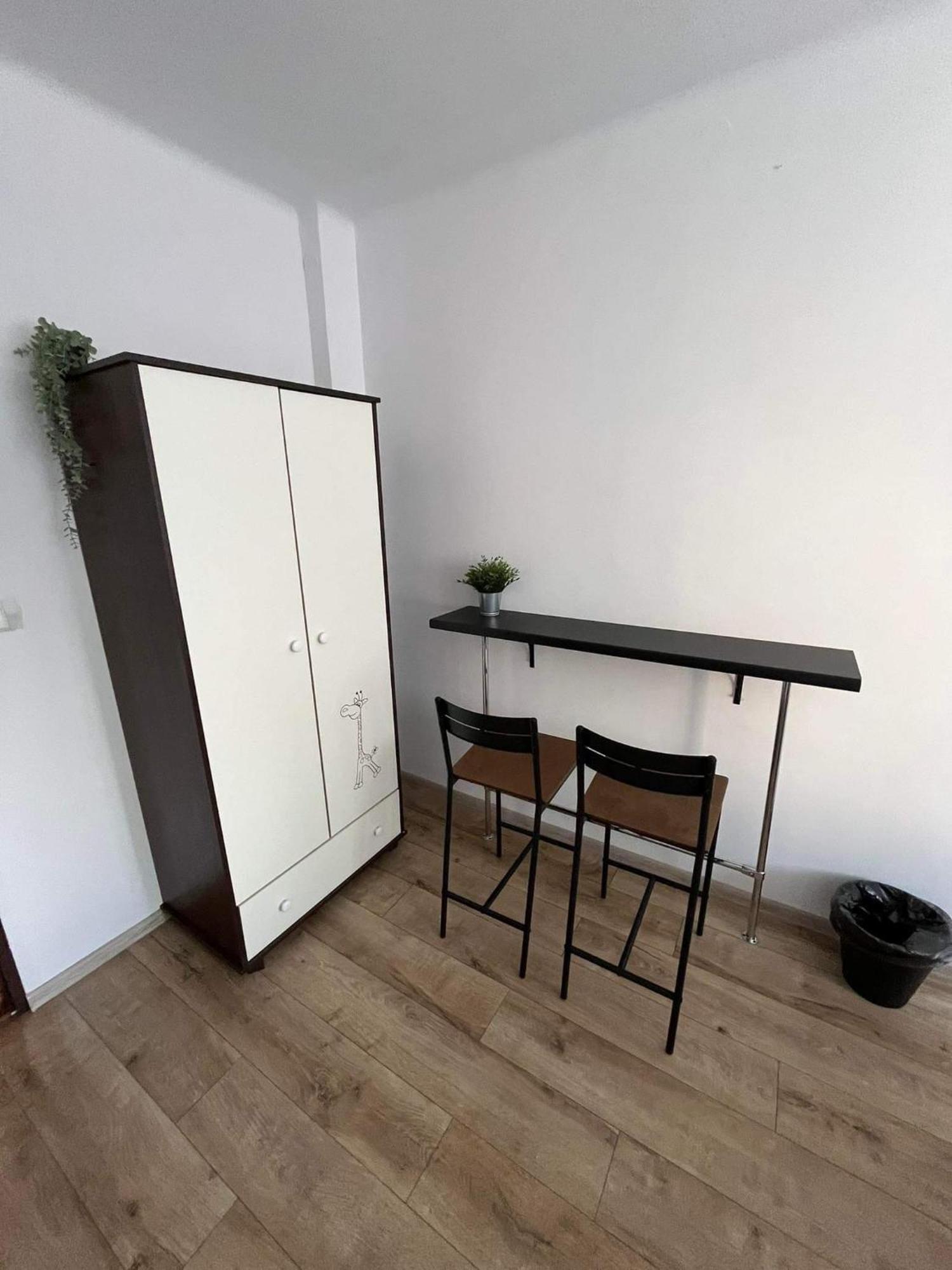 Well Apartment In Old Town — Photos 1